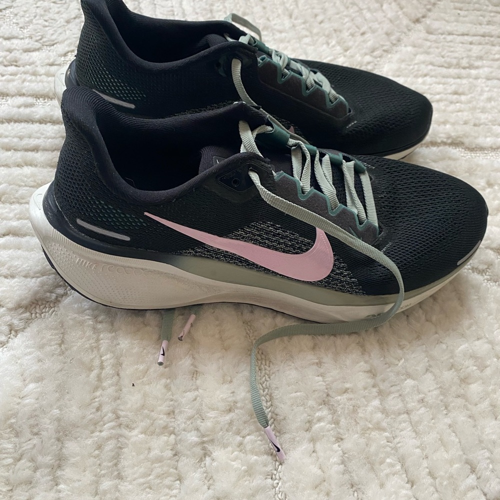 Nike Pegasus 41 Women's Running Shoes with Pink Swoosh